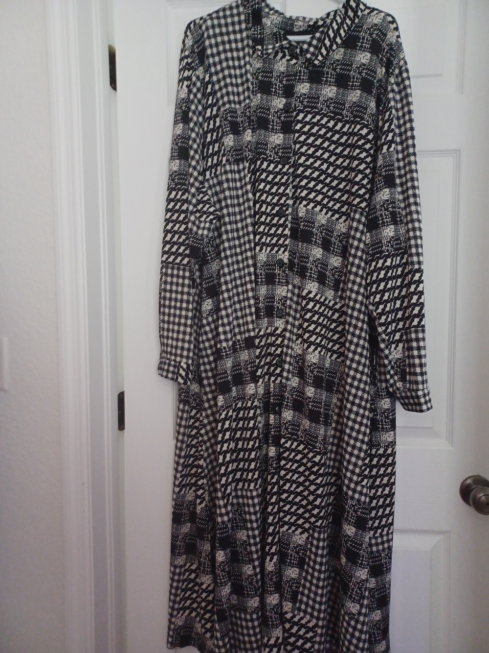 Attitudes by Renee Black and White Patchwork Maxi Shirt Dress Duster